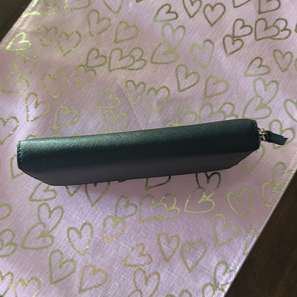 Kate Spade Black Wallet excellent condition - Picture 6 of 6